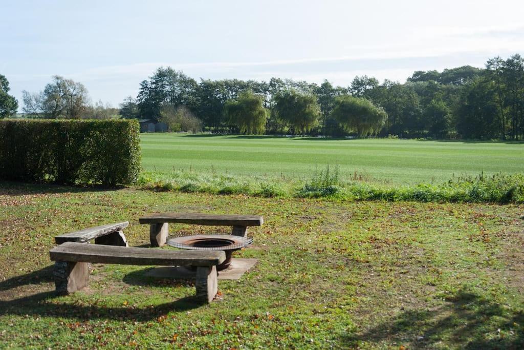 Marshlands House, Sleeps 16 - Country Barn With Hot Tub Villa Woodbridge Exterior foto